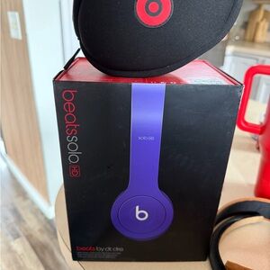 Beats by Dre Solo HD Over-Ear Headphones in Purple and Black